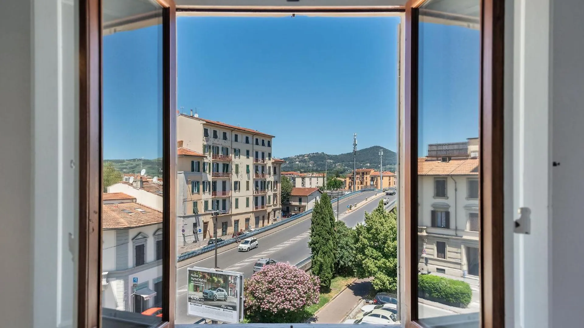 Via Lorenzo Di Credi 3 - Grazioso Appartamento Con Vista, In Piazza Alberti Vicino Stadio, Nelson Mandela Forum E Con Parcheggio Di Fronte - Florence Charming Apartments